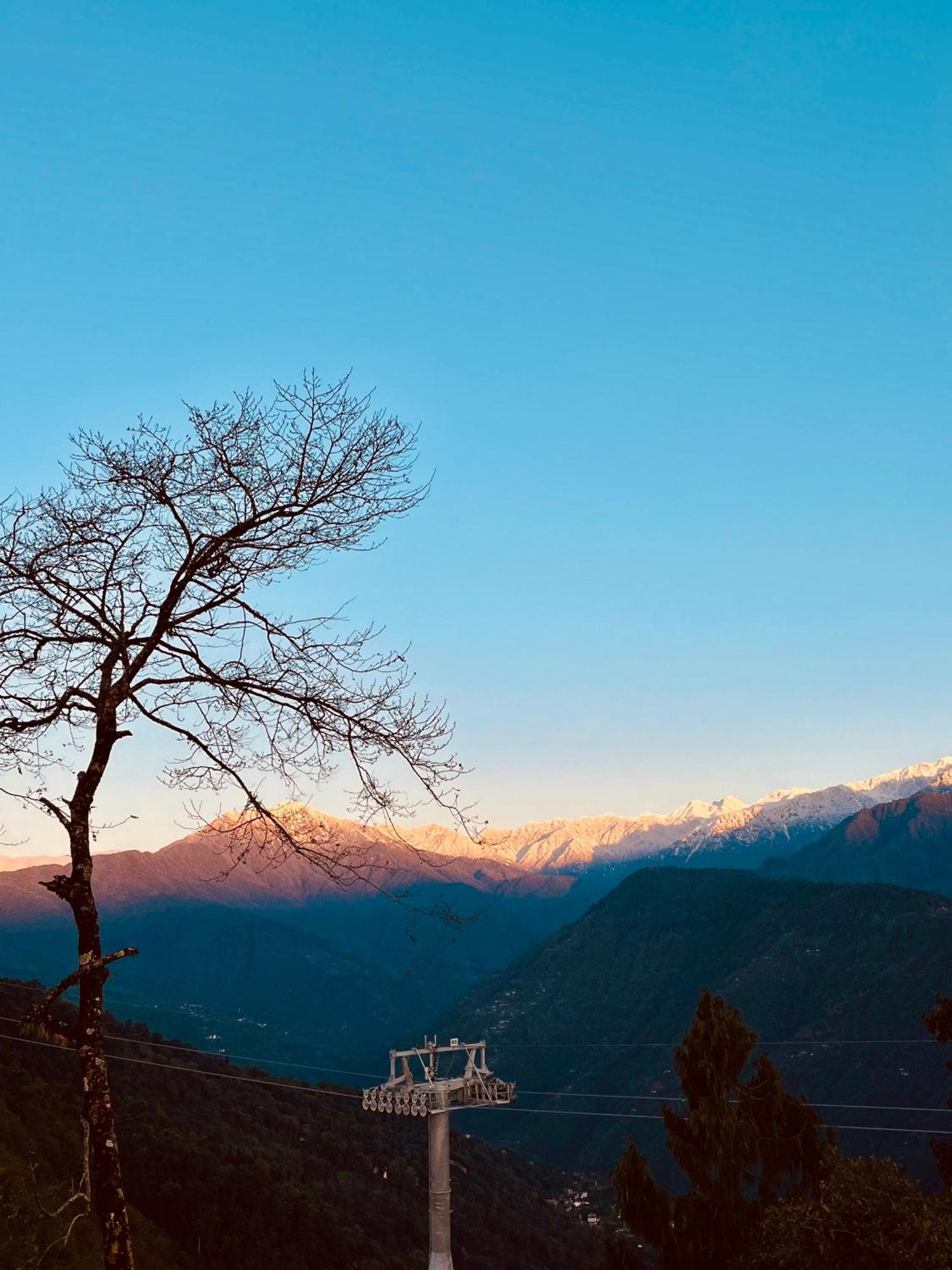 펠링 Wake In Himalayas 호스텔 외부 사진