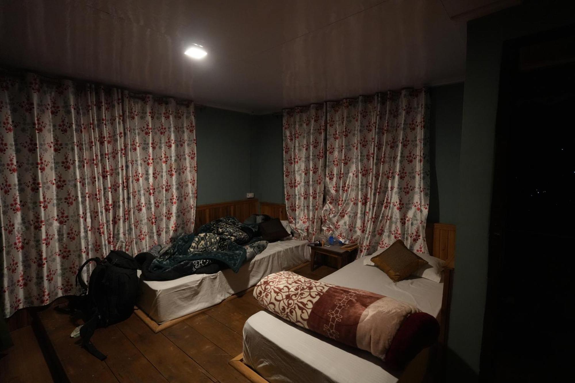 펠링 Wake In Himalayas 호스텔 외부 사진